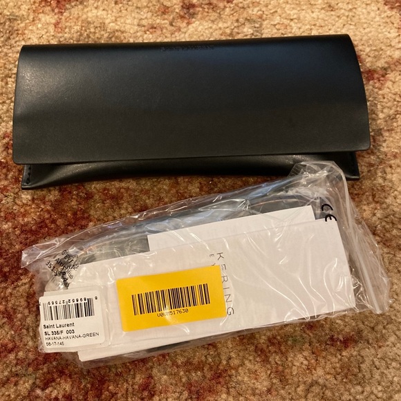 😎 Saint Laurent Designer Unisex Oval Sunglasses - Picture 4 of 12